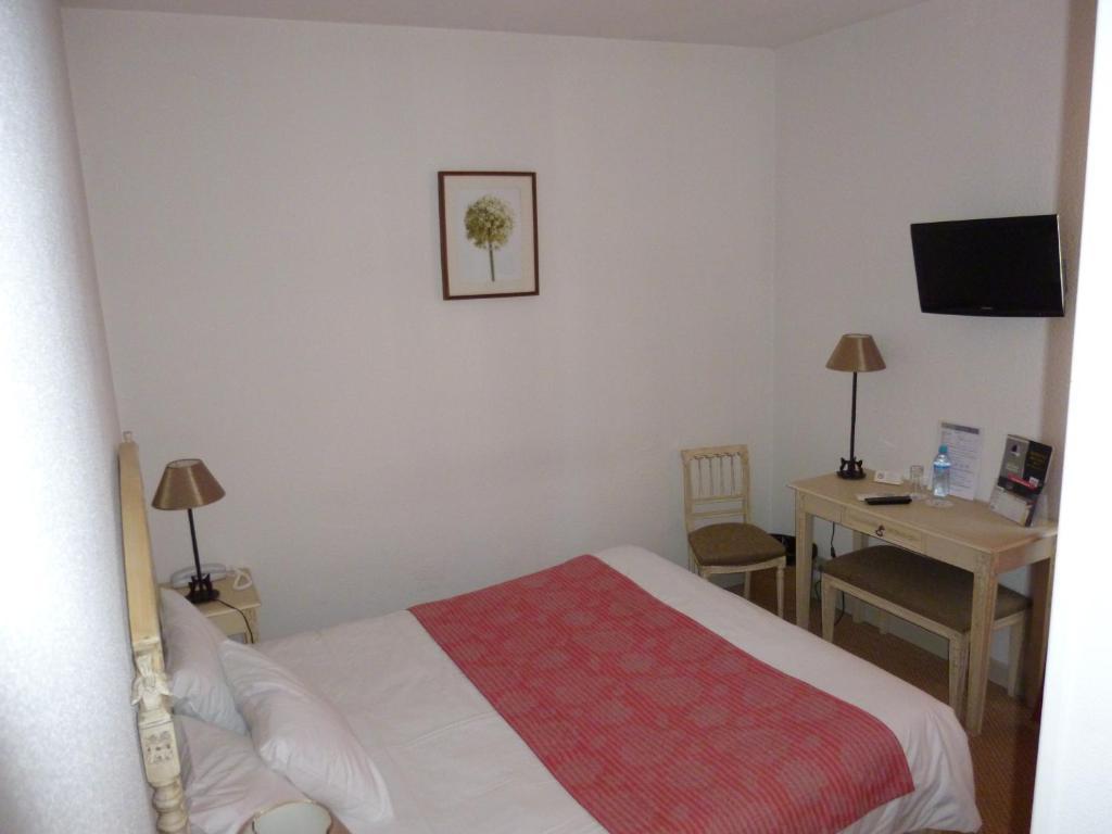 Le Clos Saint Martin Hotel Sancerre Room photo